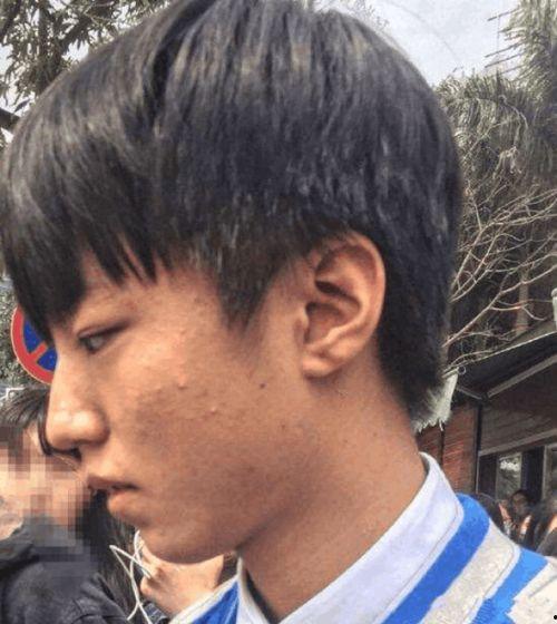 王俊凯卸妆后照片